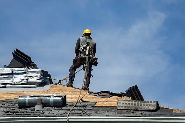 Professional Roofing technician working in Westmoreland, KS